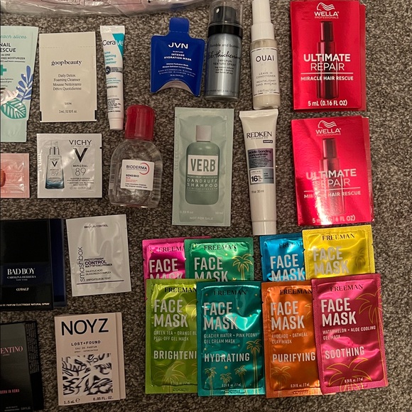 ULTA Blue Cosmetic Bag with Assorted Beauty Products 40 Piece - Picture 3 of 4